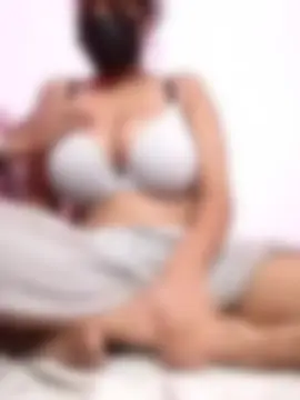 Mishti, 28