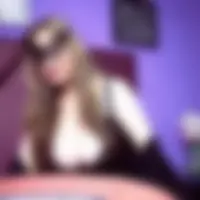 Esmeralda, 43