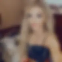 Margot, 27