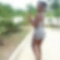 Simone, 30