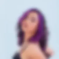Manuela, 21